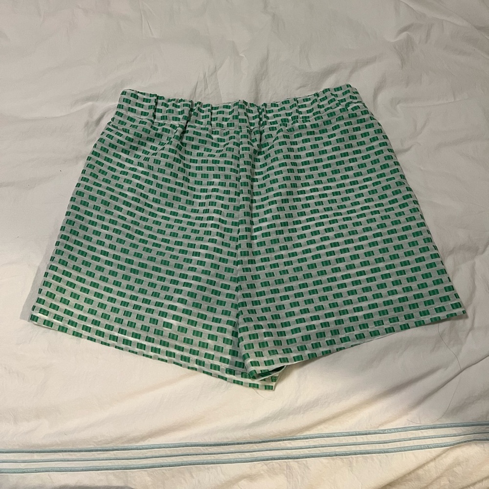 Green print shorts